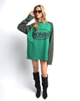 VARSITY LONGSLEEVE DARK X MOSS GREEN