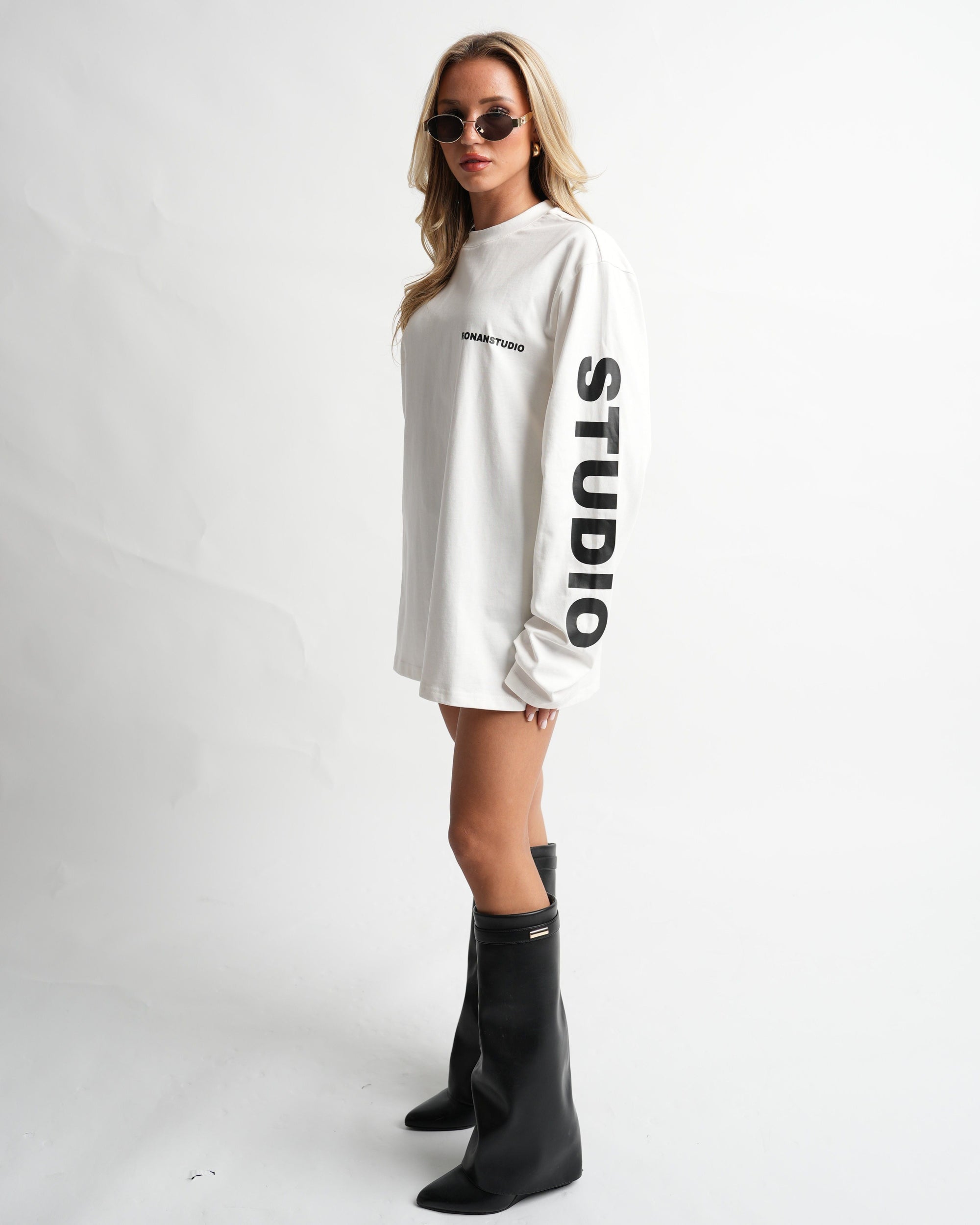 STUDIO WHITE OVERSIZED LONGSLEEVE