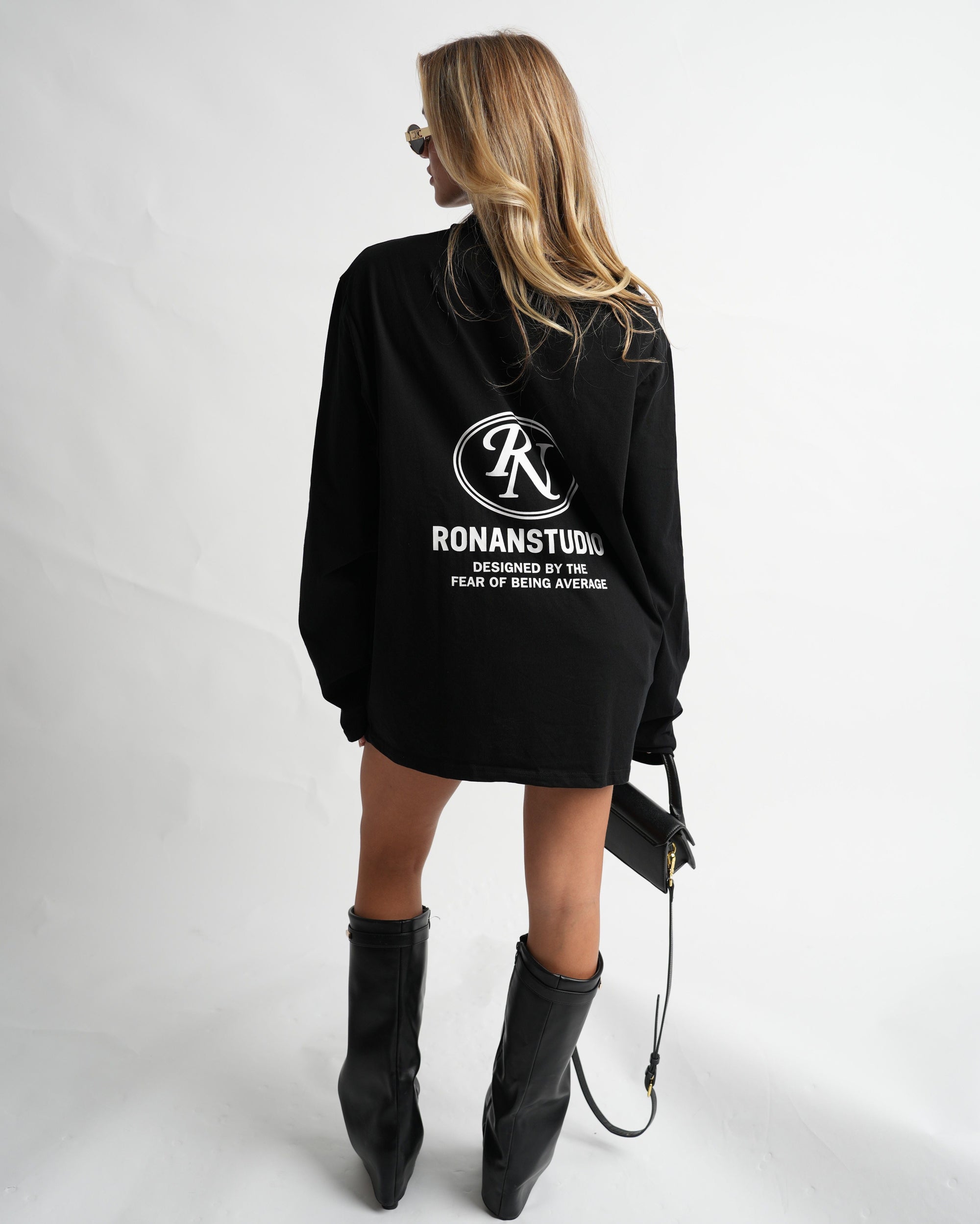 STAR LONGSLEEVE BLACK