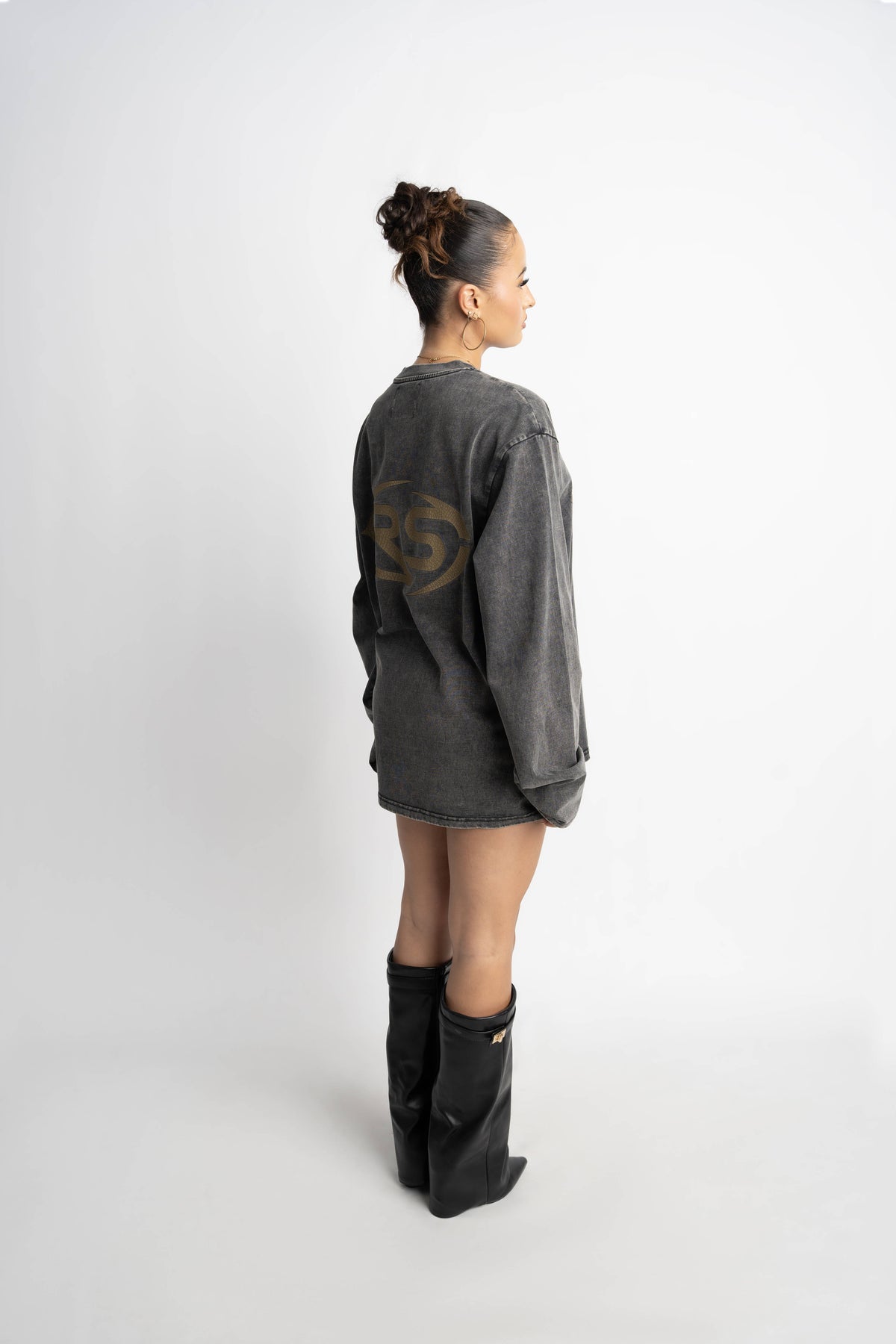 PRE-ORDER RONAN EE LONGSLEEVE WASHED BLACK