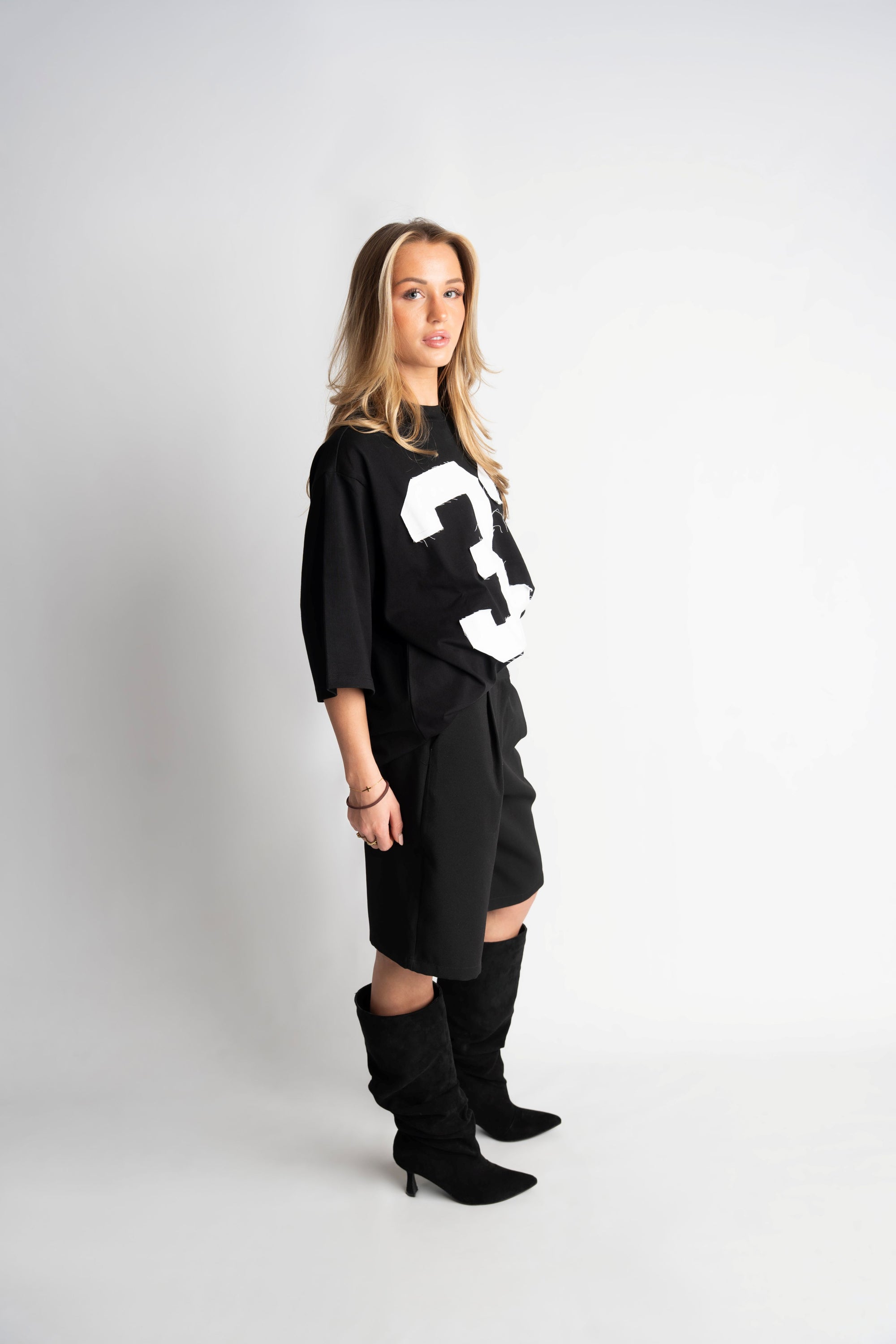 PRE-ORDER 33 OVERSIZED T-SHIRT BLACK