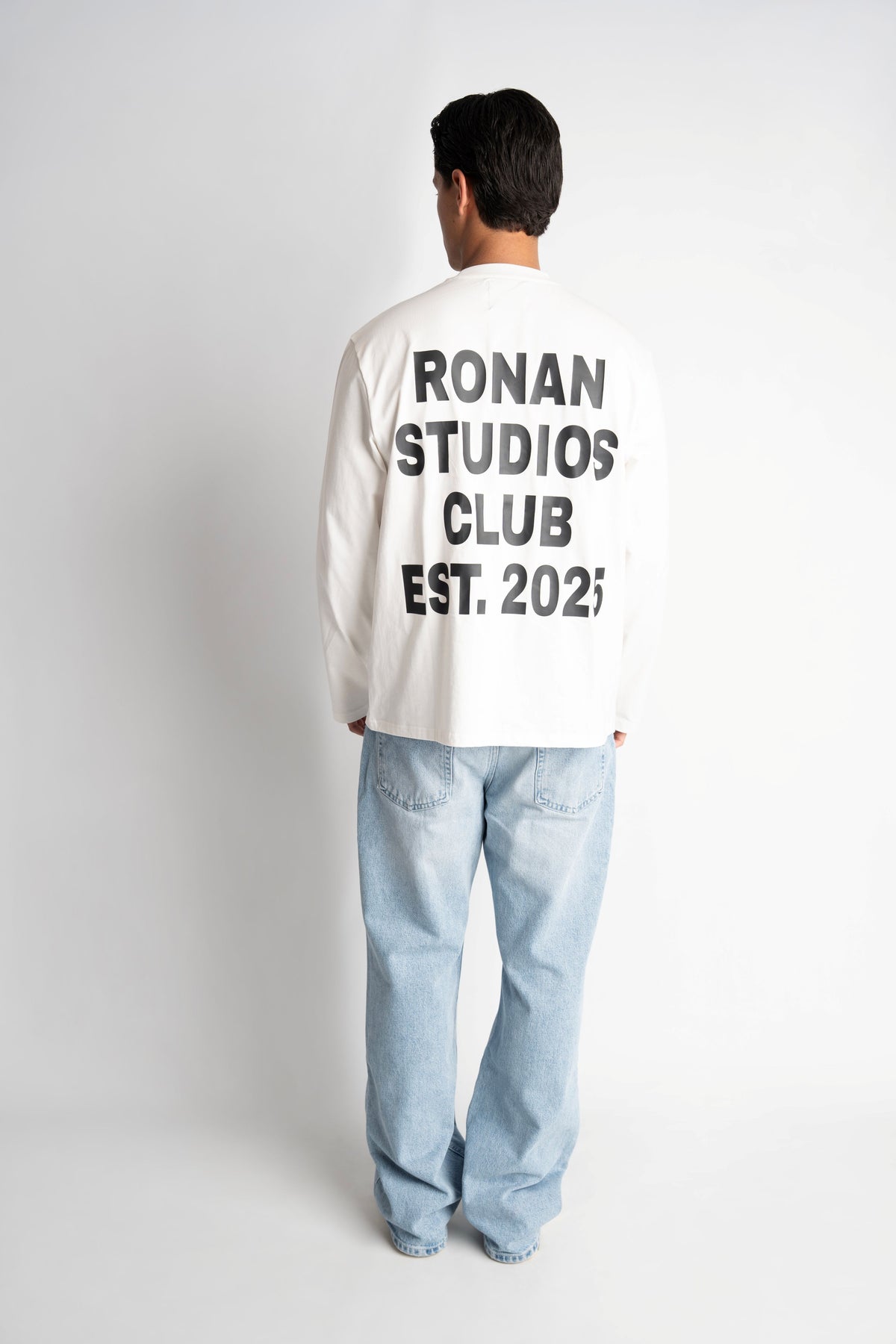 Ronan Studio CLUB OVERSIZED LONGSLEEVE WHITE – RONANSTUDIO.EU