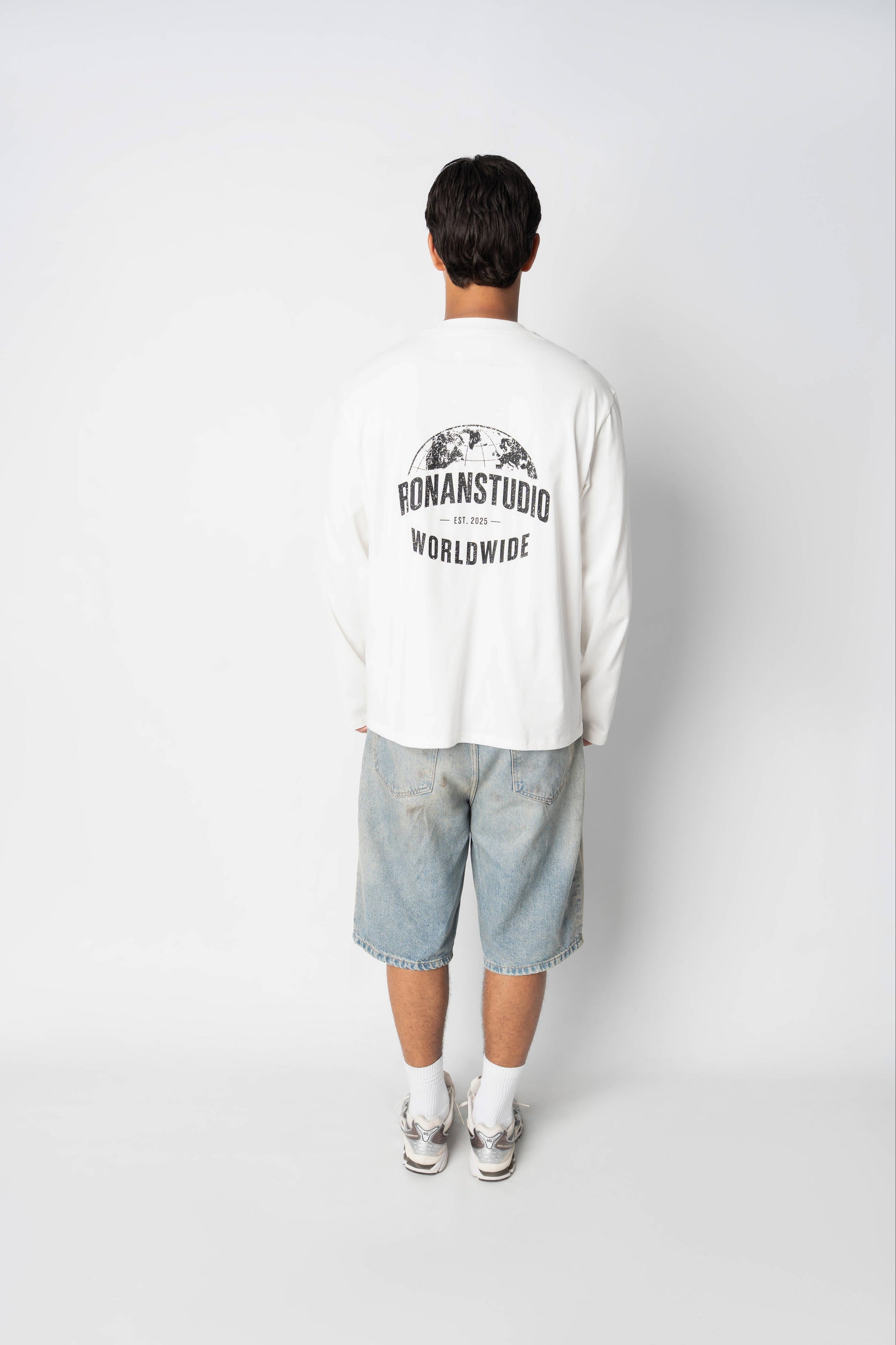 WORLDWIDE LONGSLEEVE WHITE