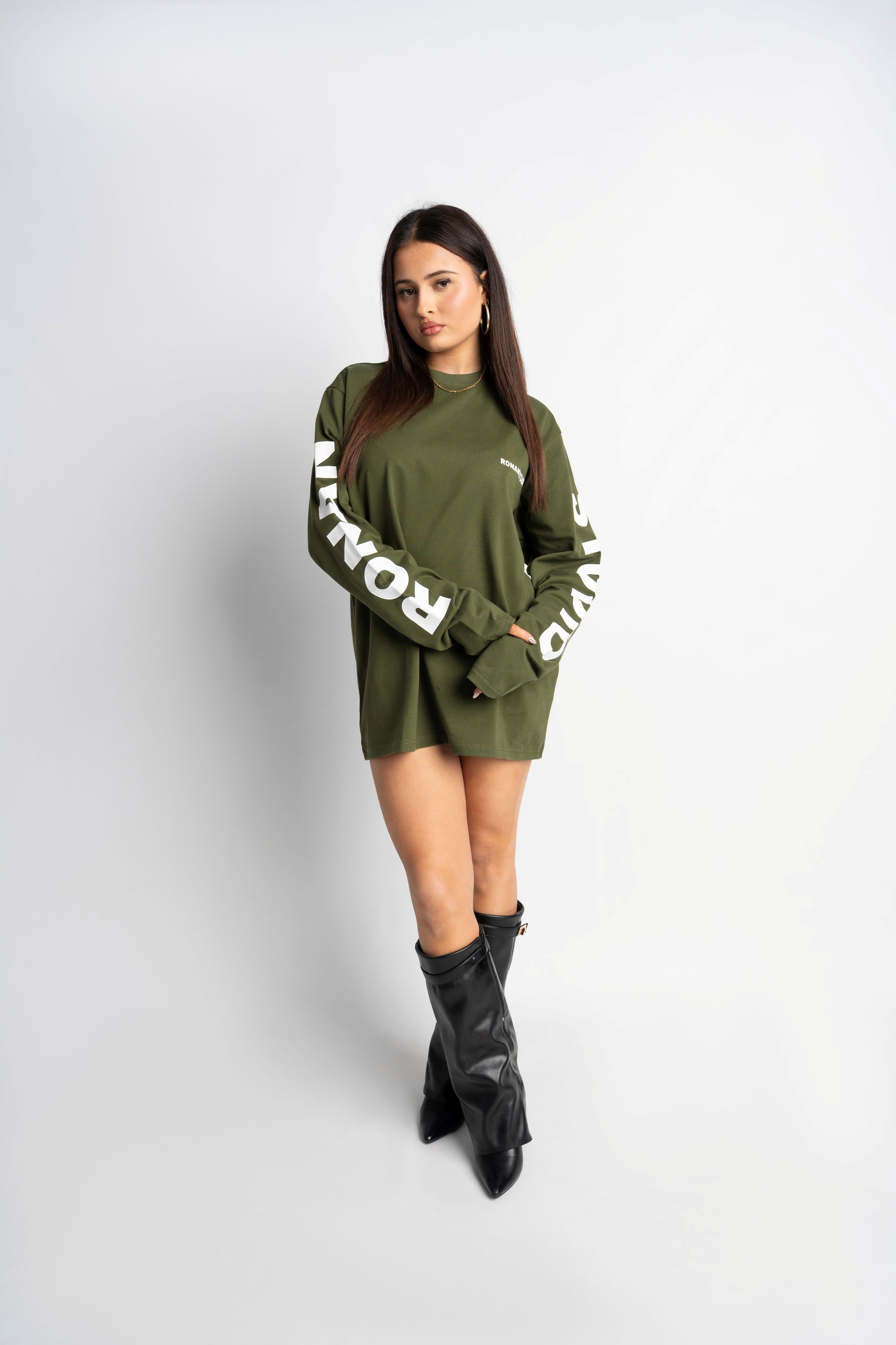 STUDIO OLIVE GREEN OVERSIZED LONGSLEEVE