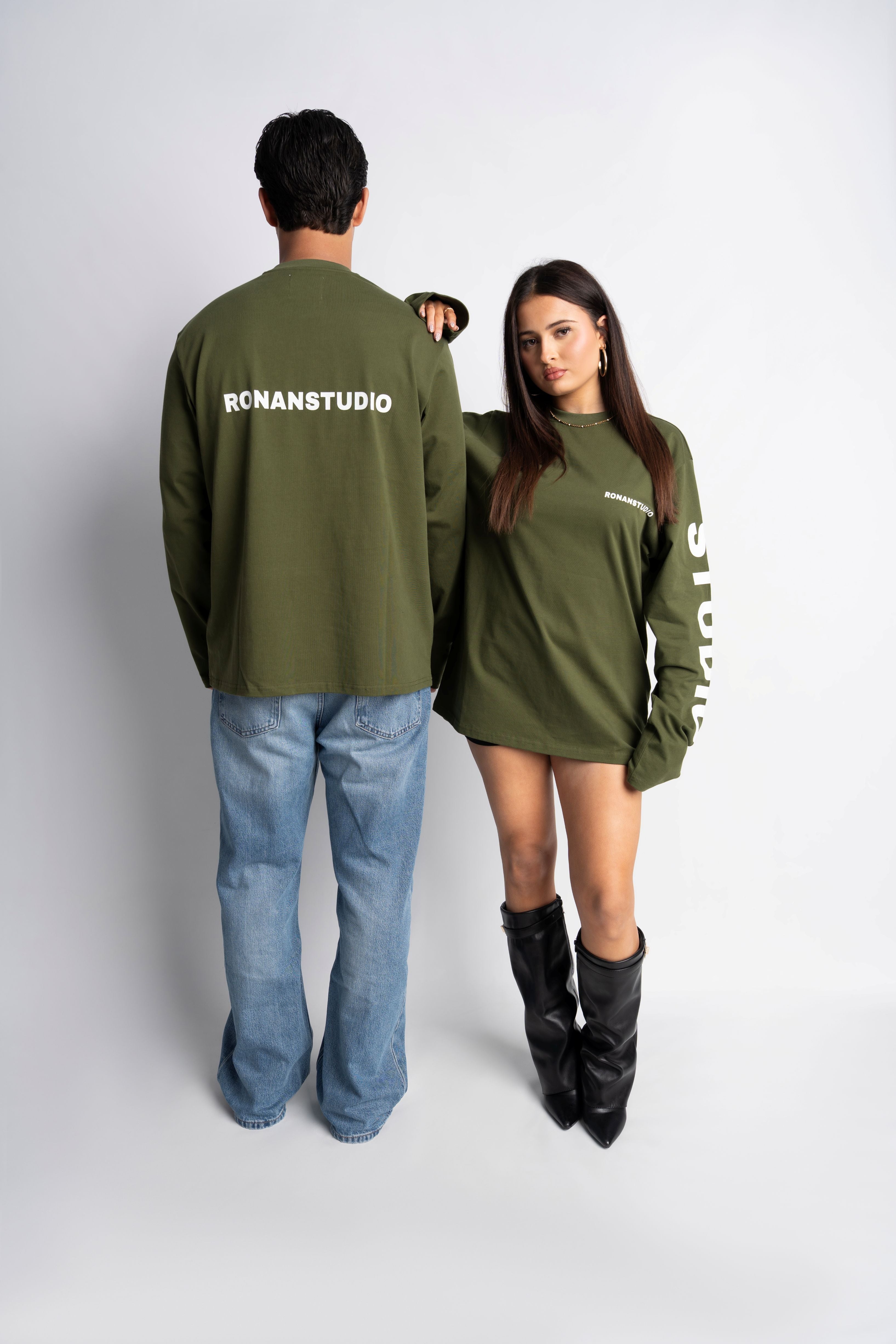 STUDIO OLIVE GREEN OVERSIZED LONGSLEEVE – RONANSTUDIO.EU