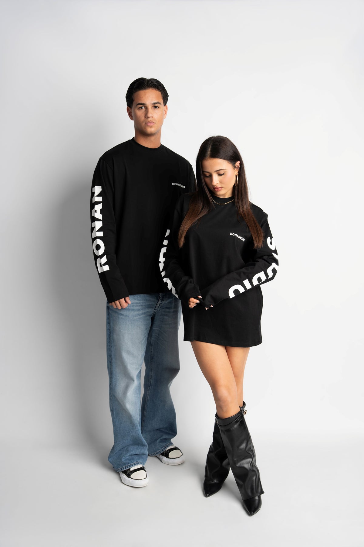 Ronan Studio STUDIO BLACK LONGSLEEVE – RONANSTUDIO.EU