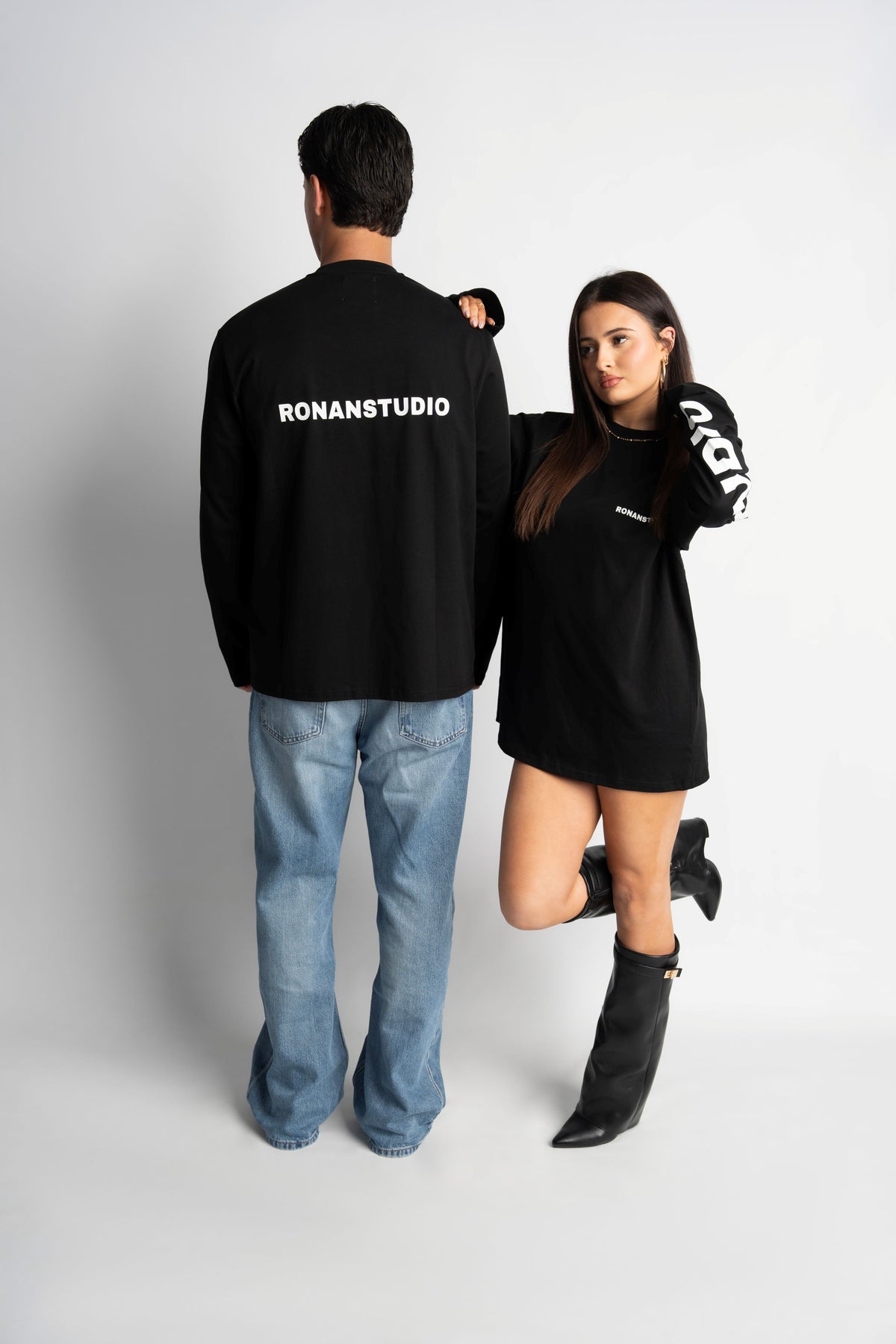 Ronan Studio STUDIO BLACK LONGSLEEVE – RONANSTUDIO.EU