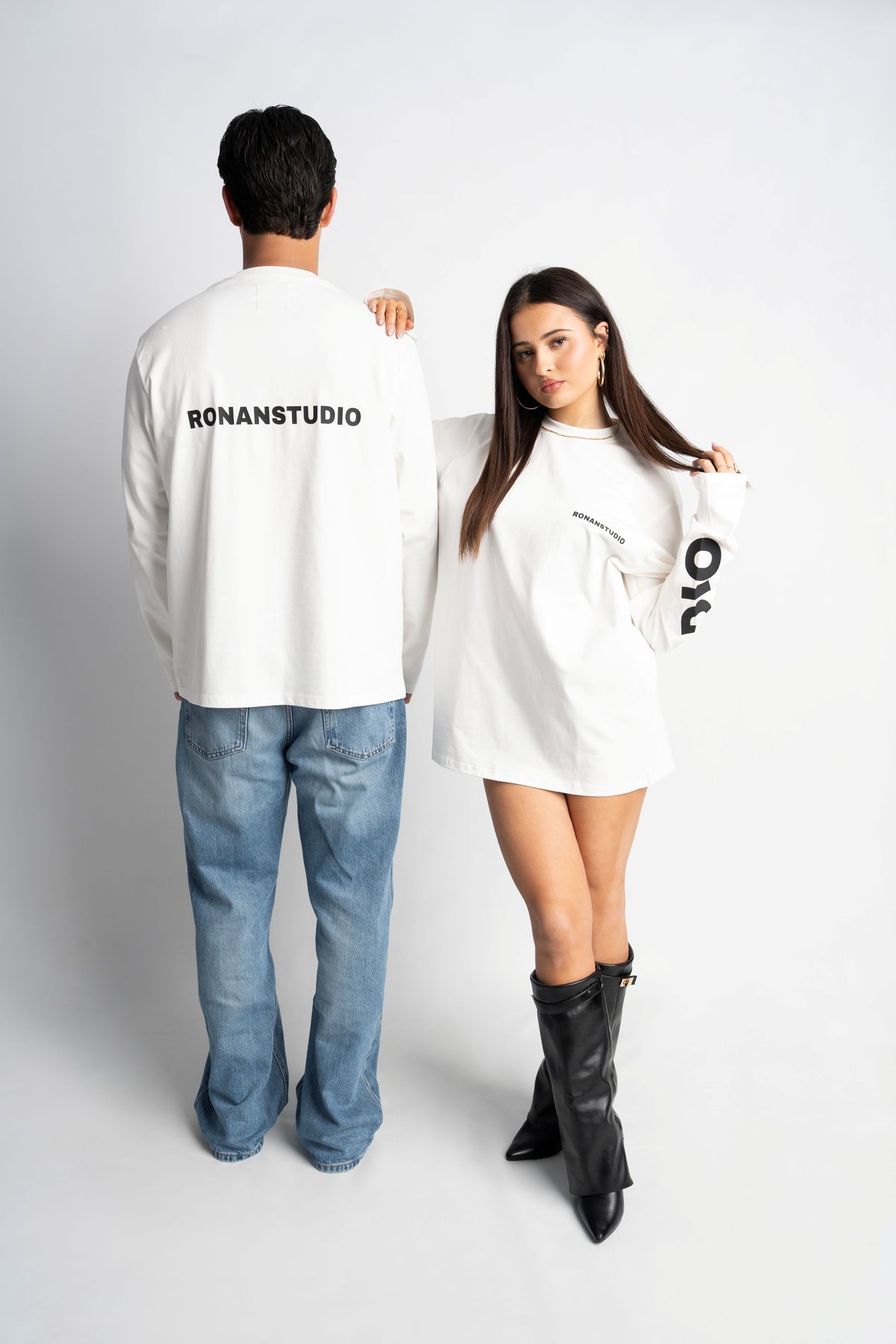 Ronan Studio STUDIO WHITE OVERSIZED LONGSLEEVE – RONANSTUDIO.EU